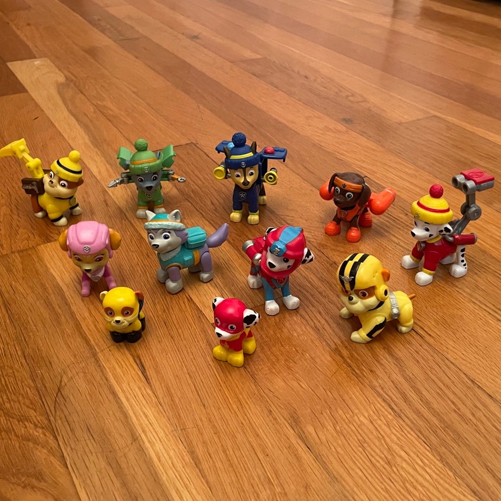 PAW PATROL PLAY FIGURES